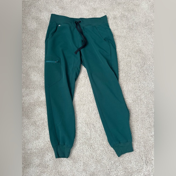 Figs Forest Green V-Neck Scrub Top - Picture 3 of 5